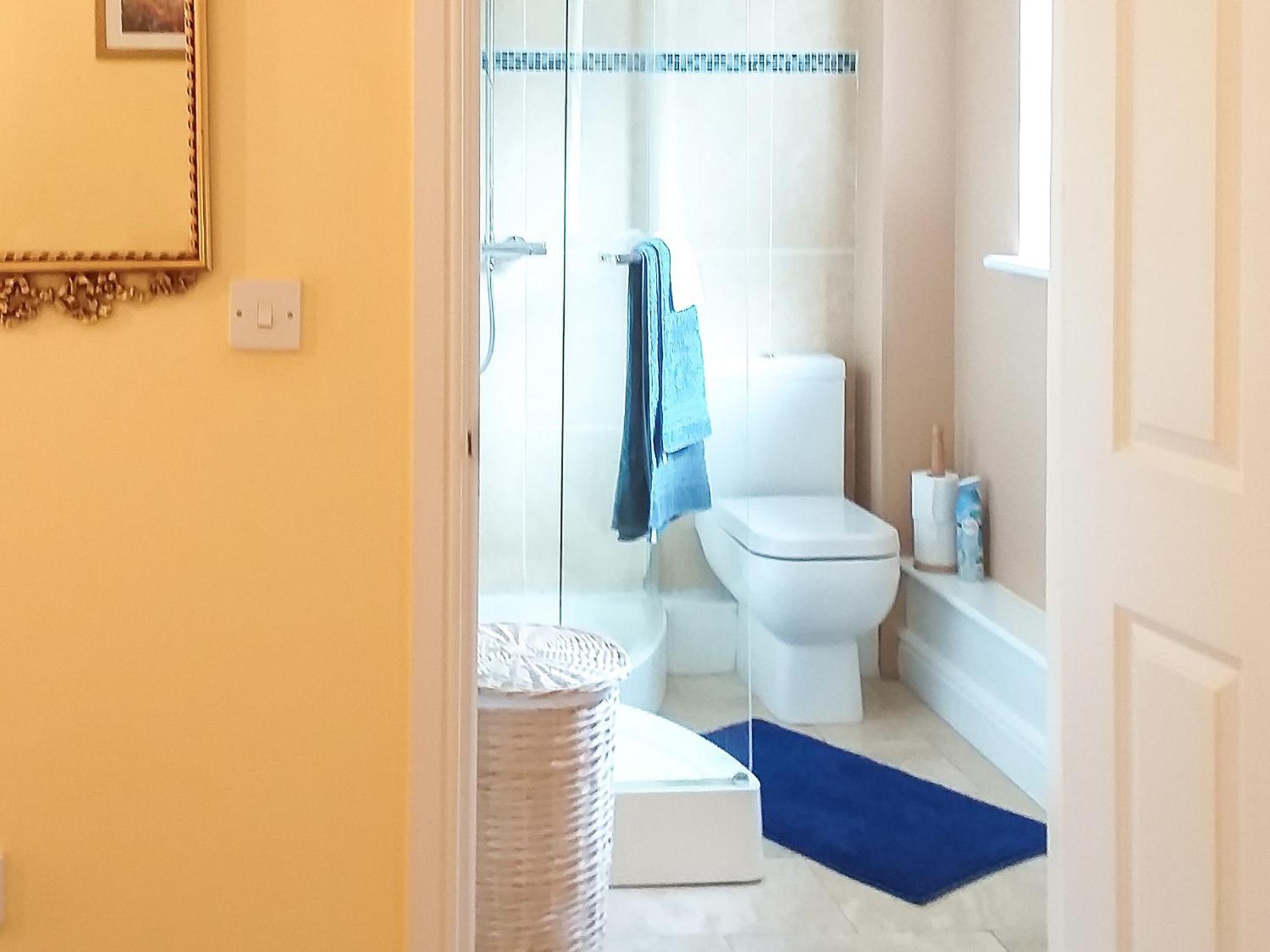 Little Acorns Villa เกรทมัลเวิร์น ภายนอก รูปภาพ