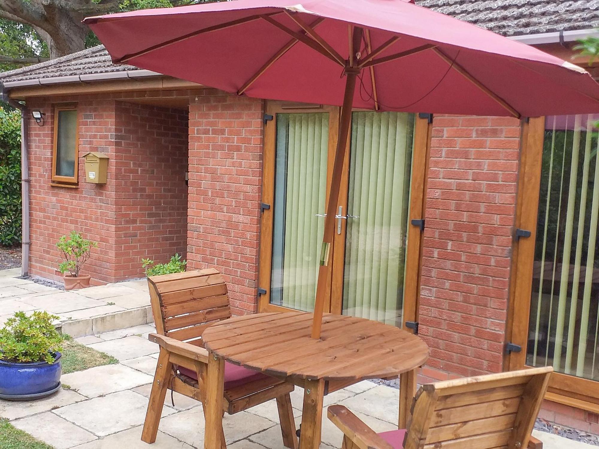 Little Acorns Villa เกรทมัลเวิร์น ภายนอก รูปภาพ